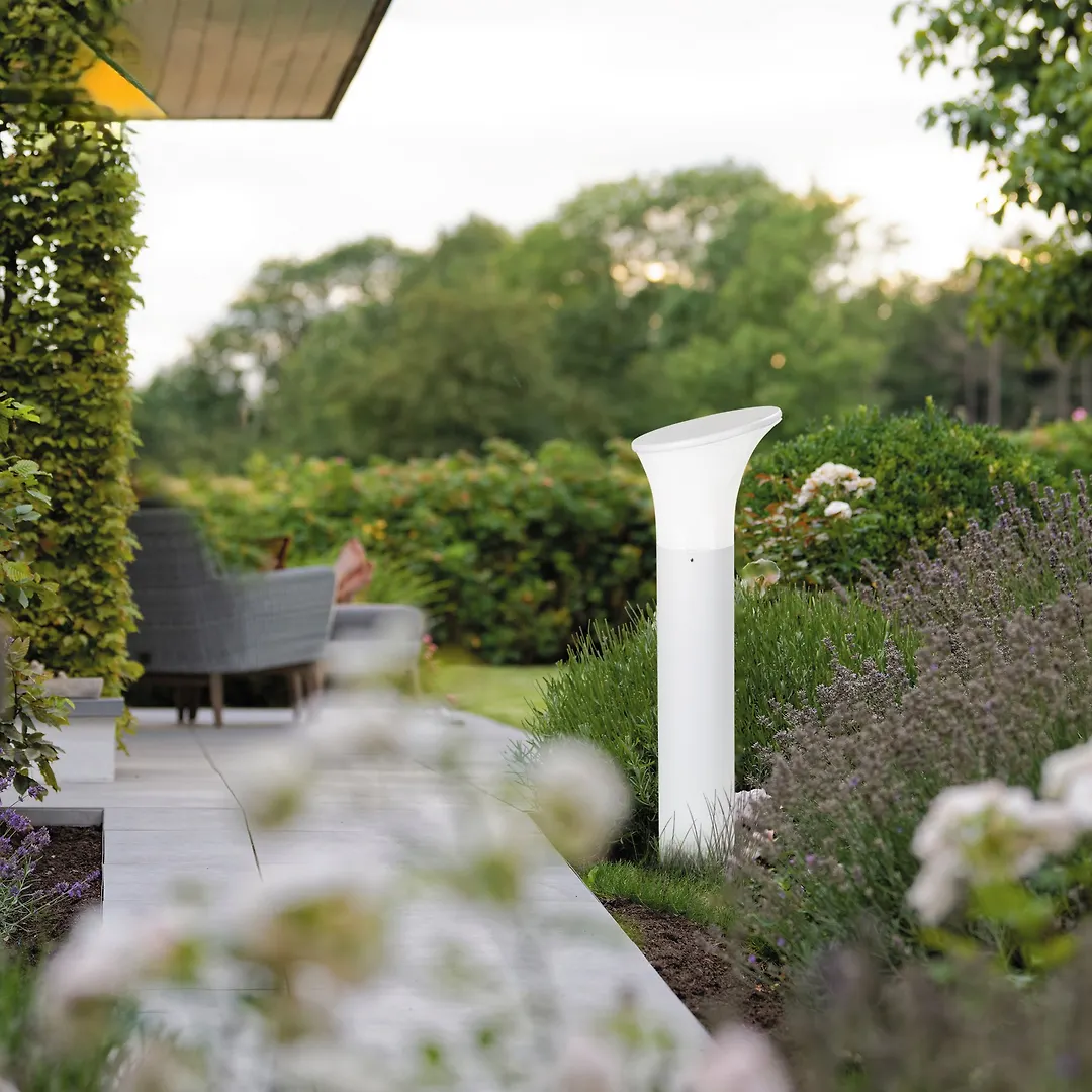 چراغ حیاطی 9 وات سفید ارتفاع 50 سانتی متری 1406 -SH شعاع